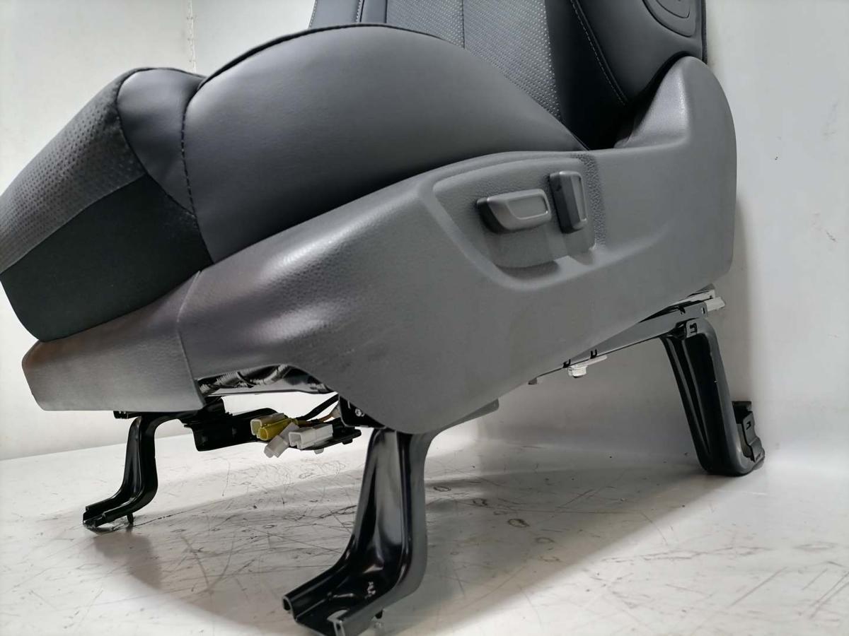 Mitsubishi Eclipse Cross GL3W original Sitz vorn links Fahrersitz Teilleder elektrisch Bj.2023